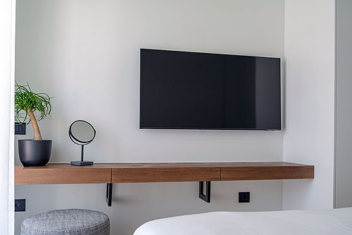 The Deluxe Suite