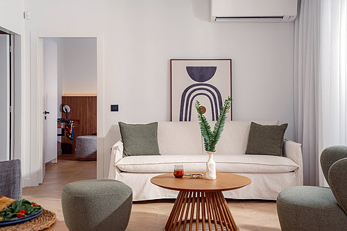 The Deluxe Suite