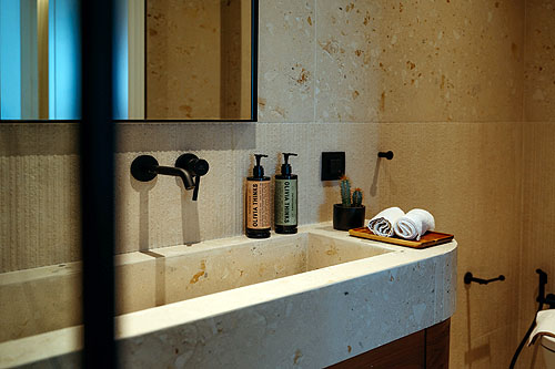 The Deluxe Suite